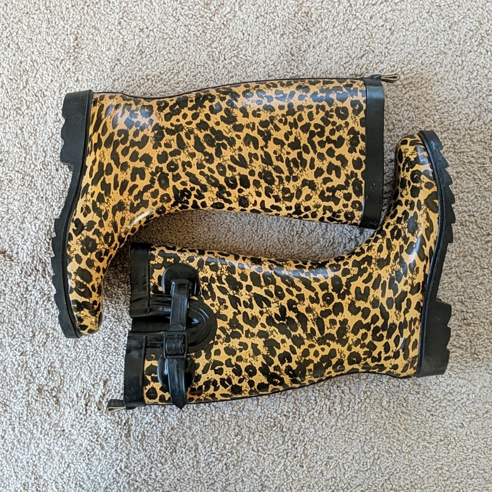 Leopard rain boots